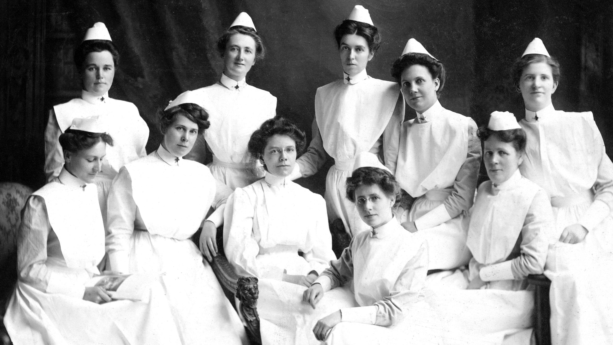 Graduating nurses 1908